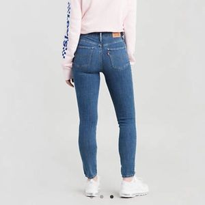 Levi’s 721 High Rise Skinny